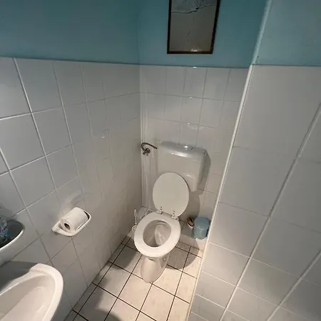 Orange Apartment *